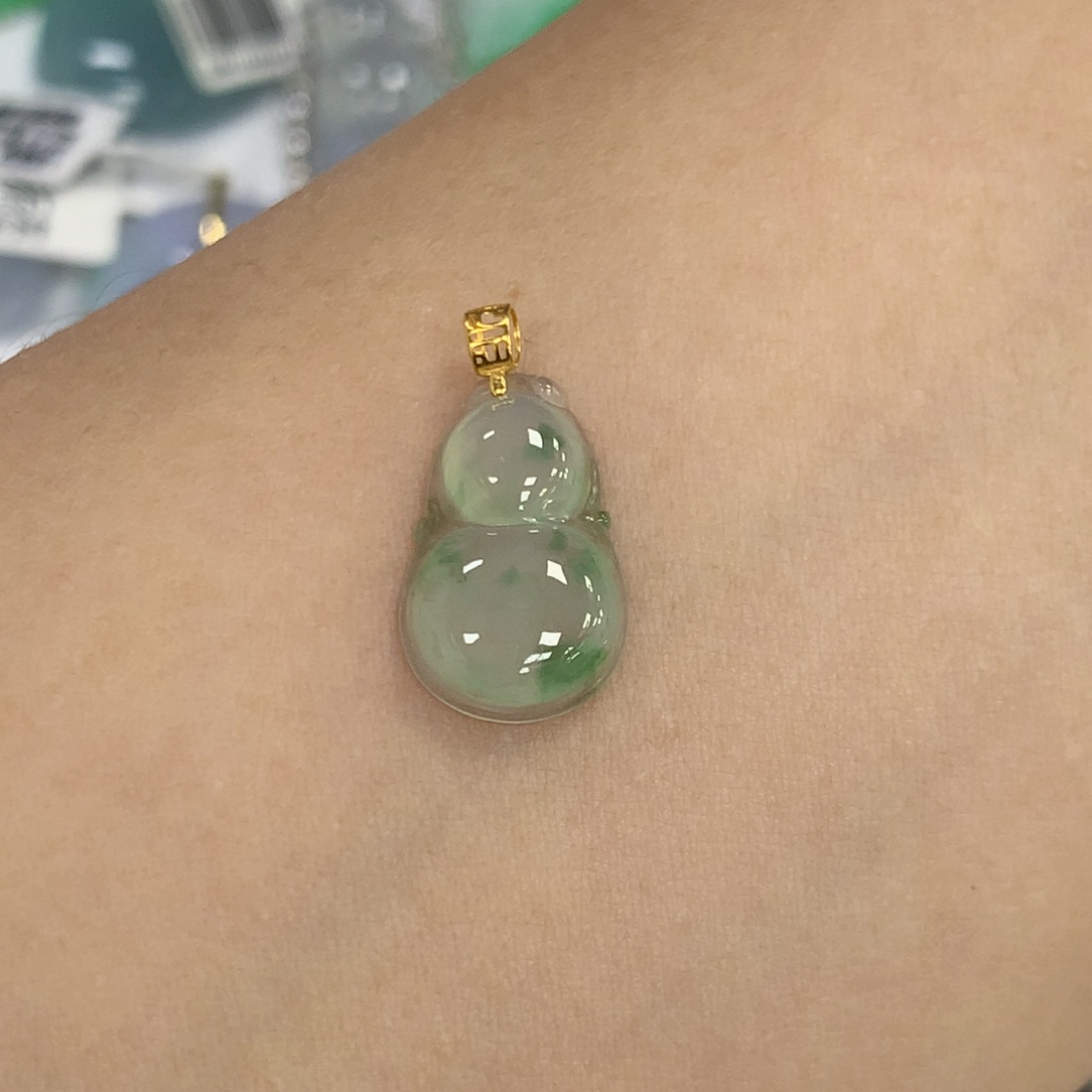 颈饰18K金镶嵌翡翠