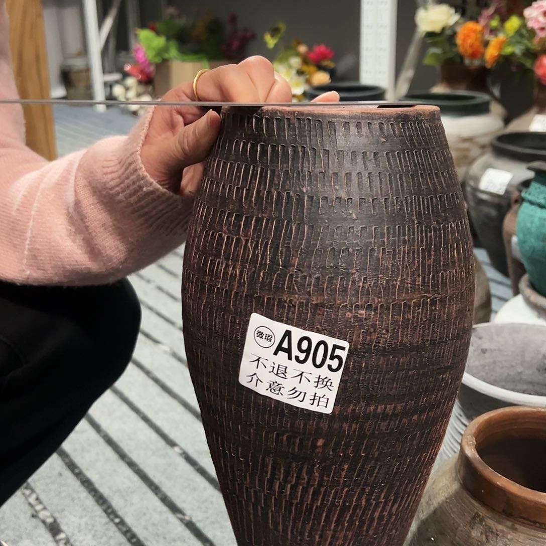 红陶瑕疵红瓶底部窑裂905