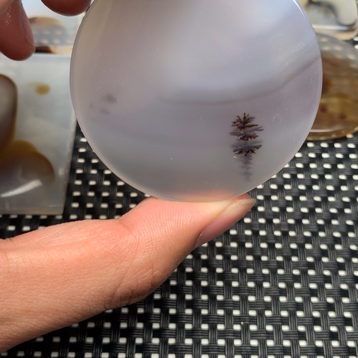 玛瑙/玉髓颈饰未镶嵌马****腾
