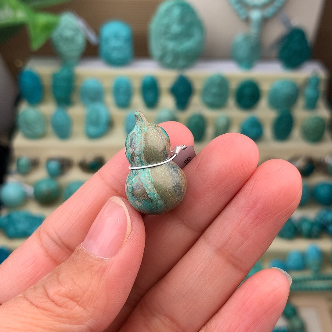 绿松石未镶嵌珠宝奇石