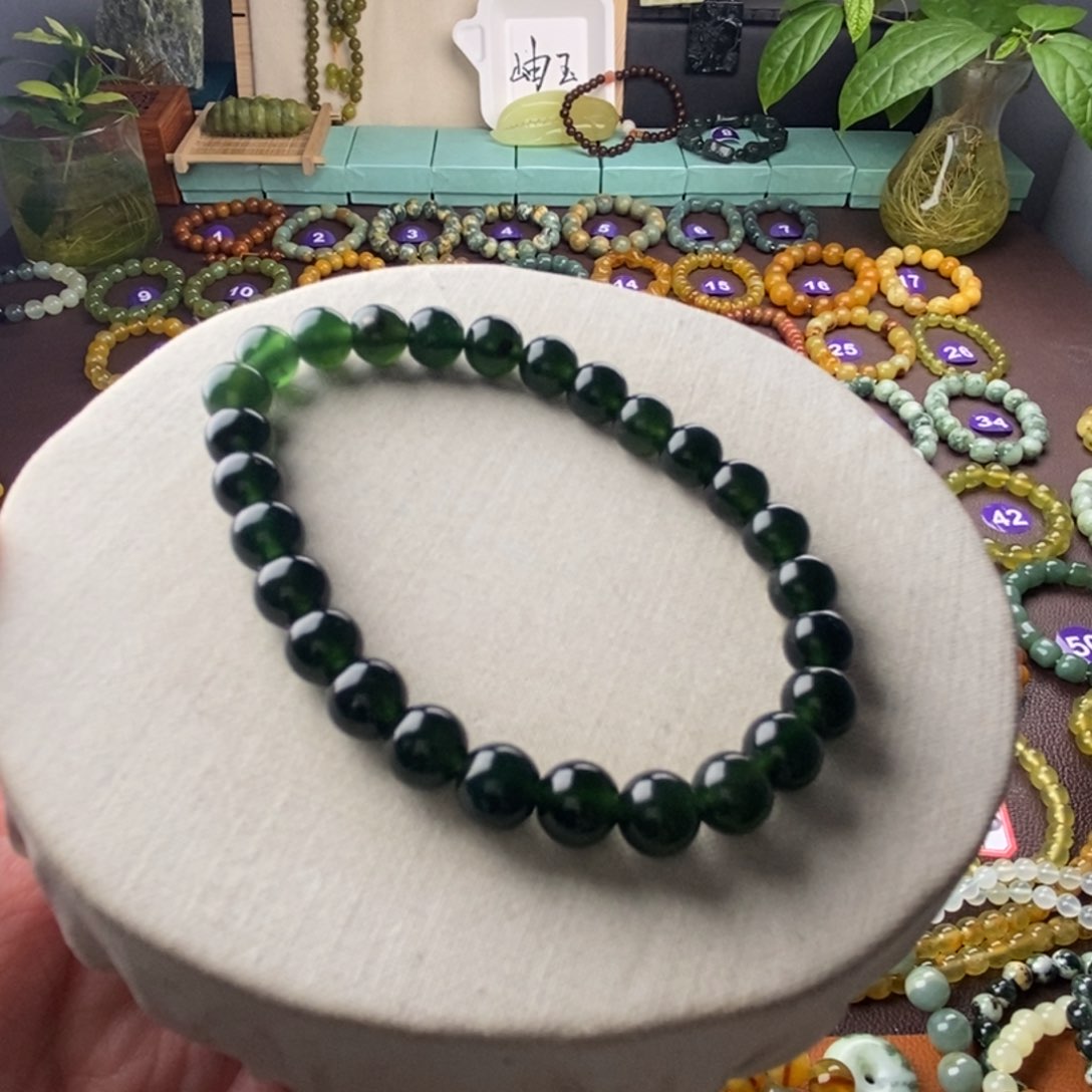 蛇纹石玉手串未镶嵌