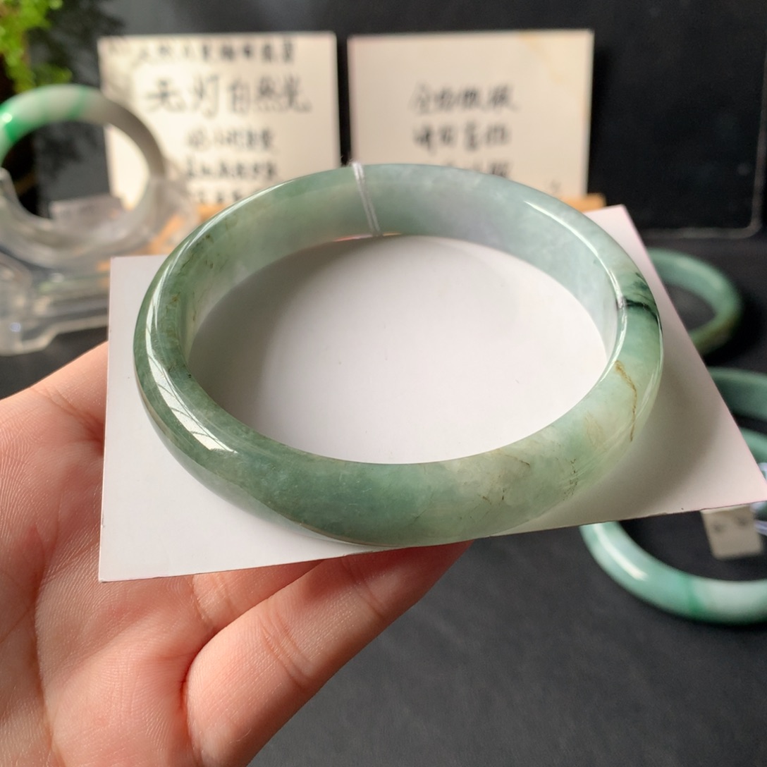 啦***啊翡翠未镶嵌手镯66.1-12.9-7.7