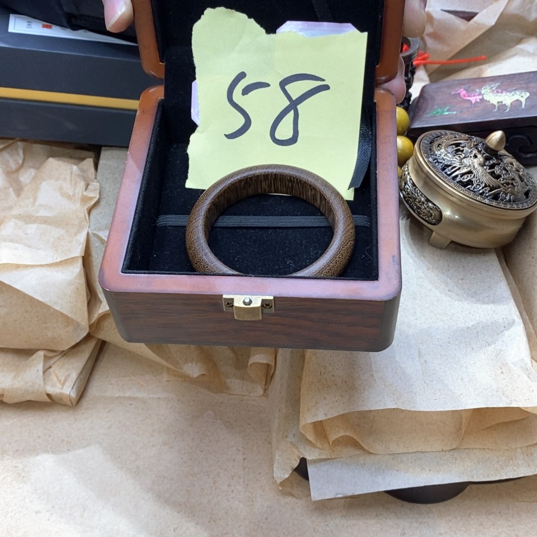 大叶紫檀（黑酸枝木类）