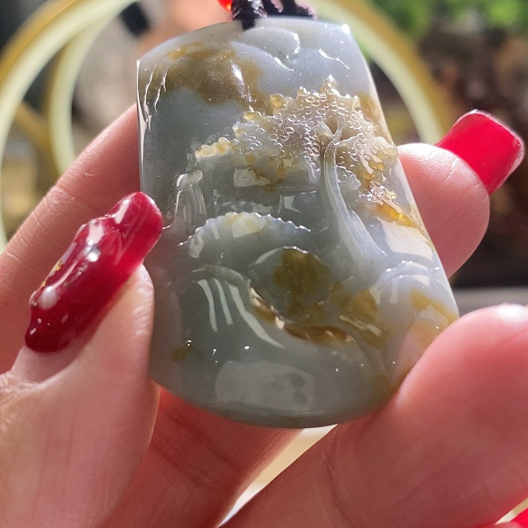 【闪购商品】翡翠颈饰未镶嵌山水