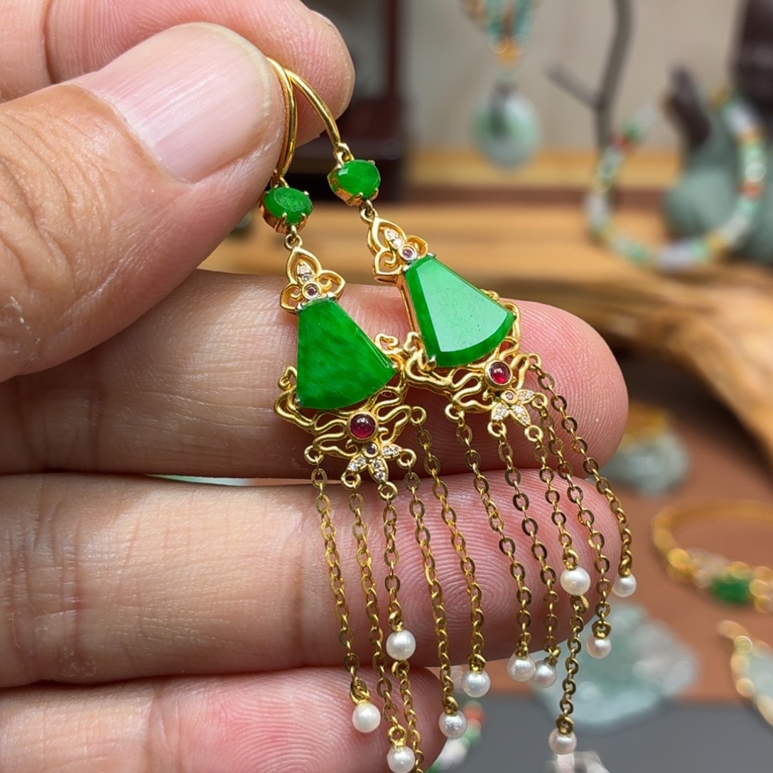 翡翠18K金镶嵌耳饰