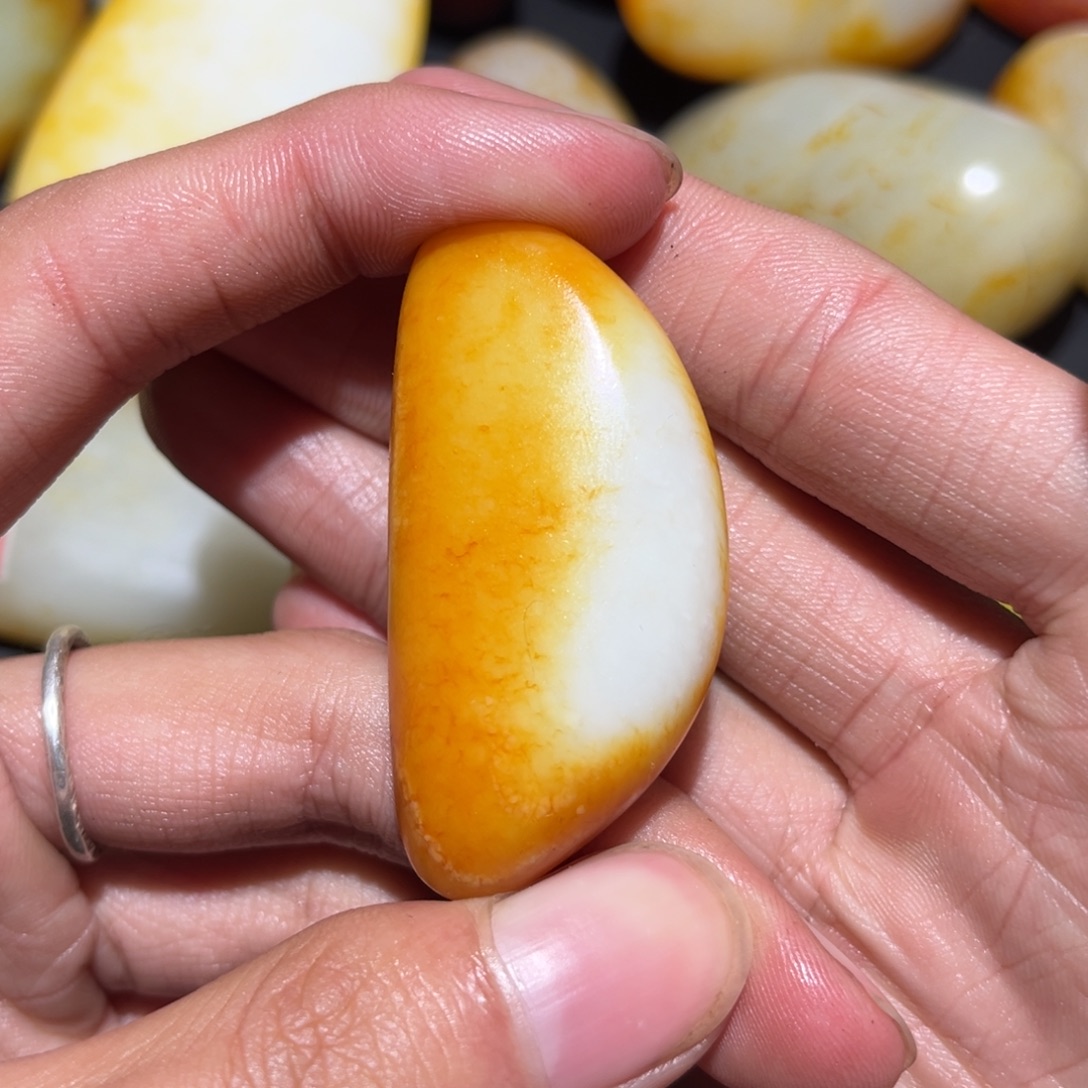 和田玉未镶嵌珠宝奇石