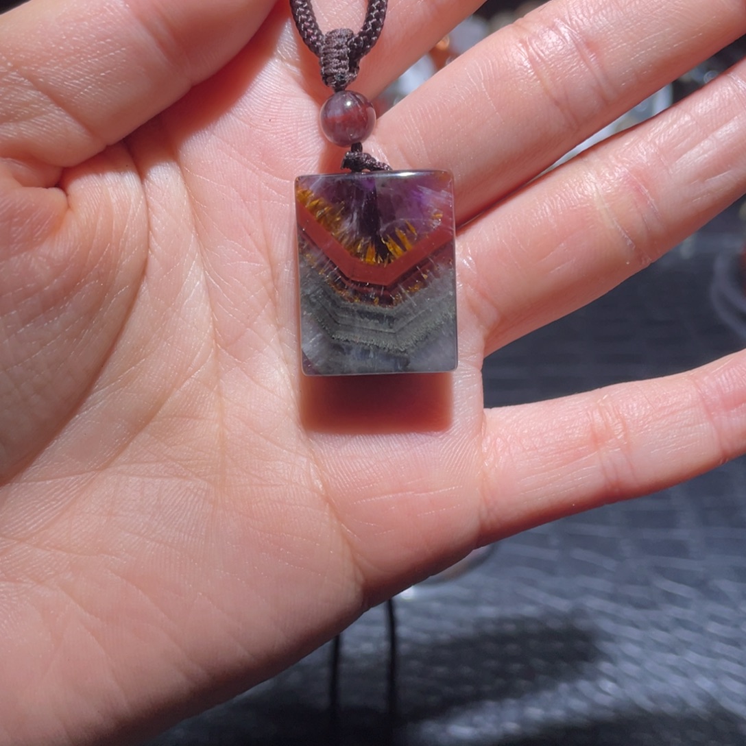 唧***咂水晶颈饰未镶嵌极光23无事牌吊坠