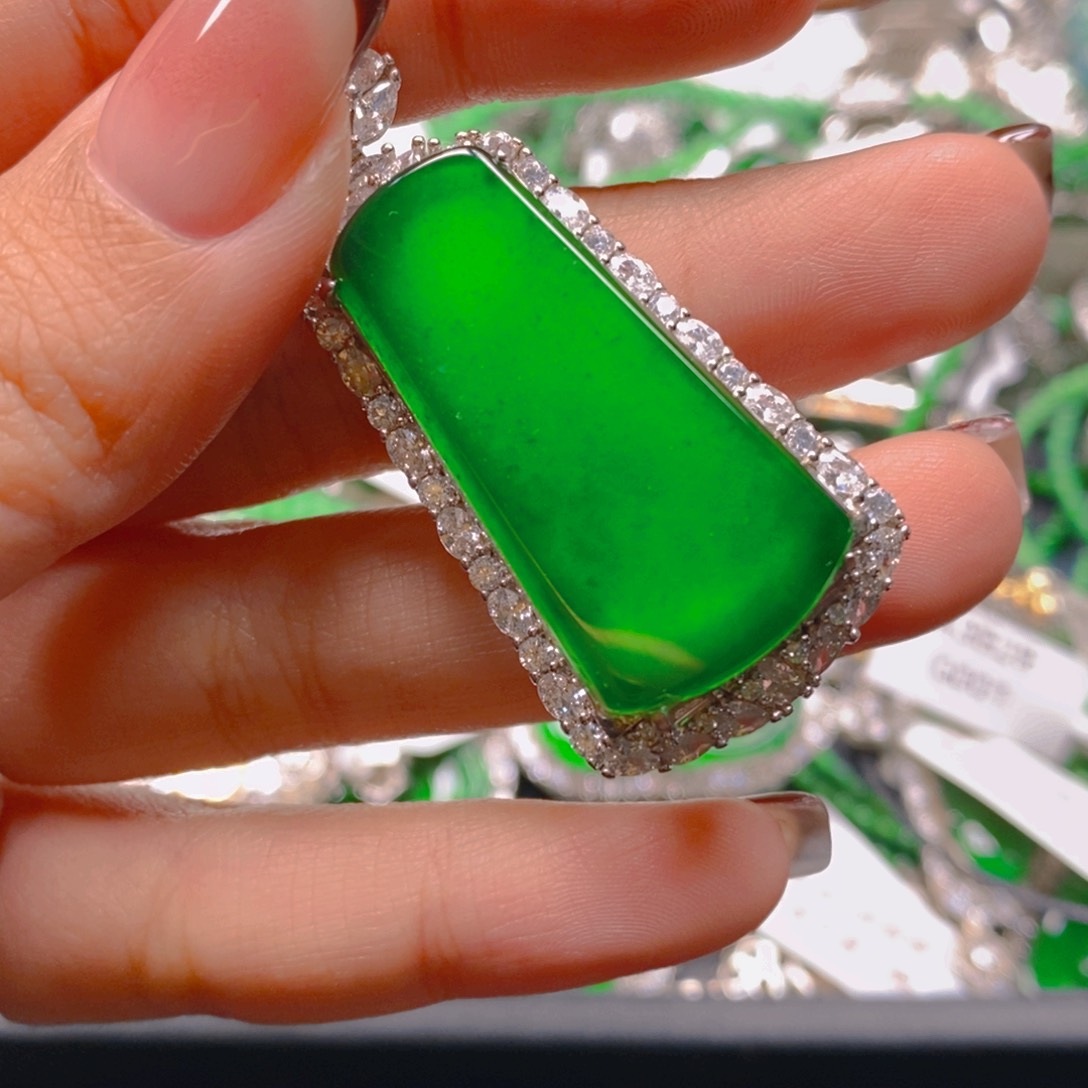 翡翠颈饰银S925镶嵌朝*888888888