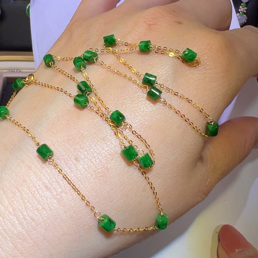 翡翠耳饰18K金镶嵌满天星