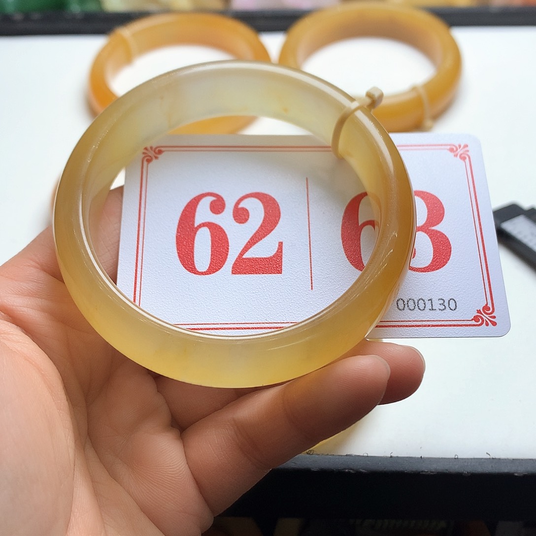 未镶嵌石英质玉（黄龙玉）手镯随**遇