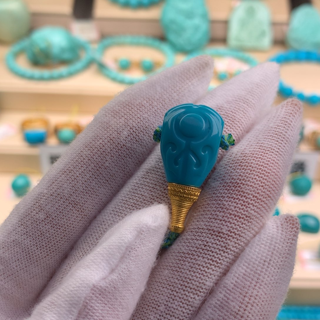 绿松石珠宝奇石18K金镶嵌广****司