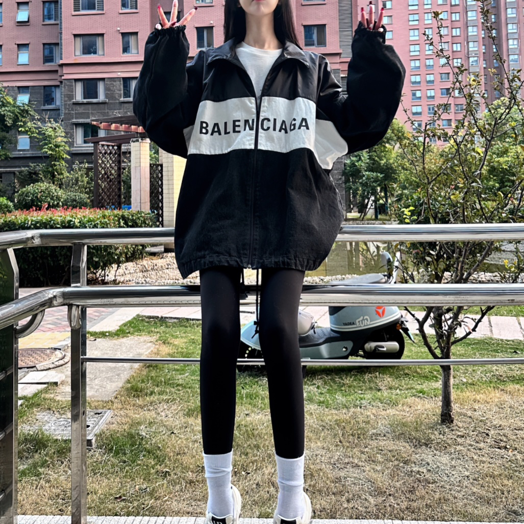 95新 Balenciaga/巴黎世家 52560/拼色外套/34码/98新/轻微污渍