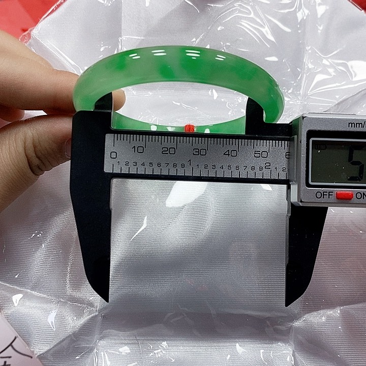 幕***ξ翡翠手镯未镶嵌227 库存×2去拍=128元