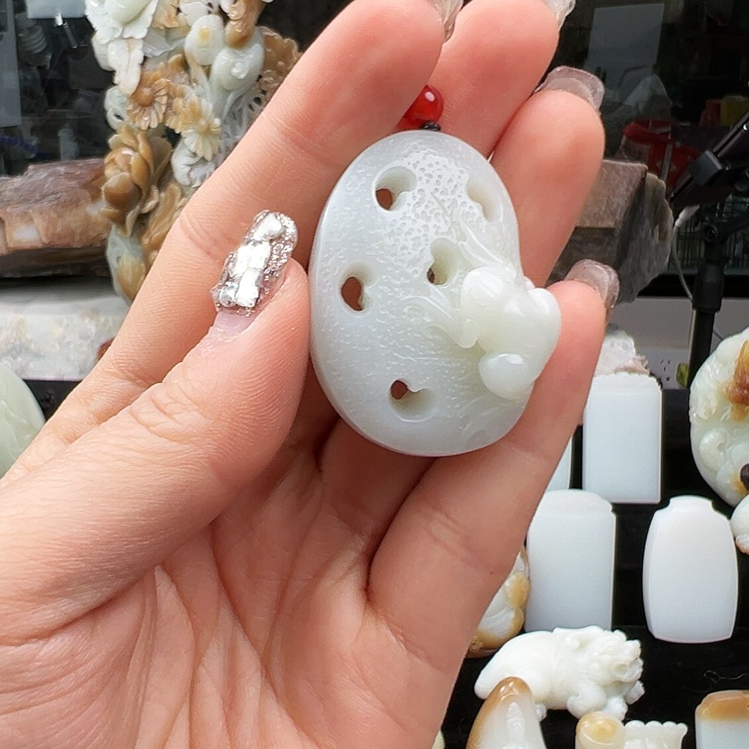 和田玉颈饰未镶嵌