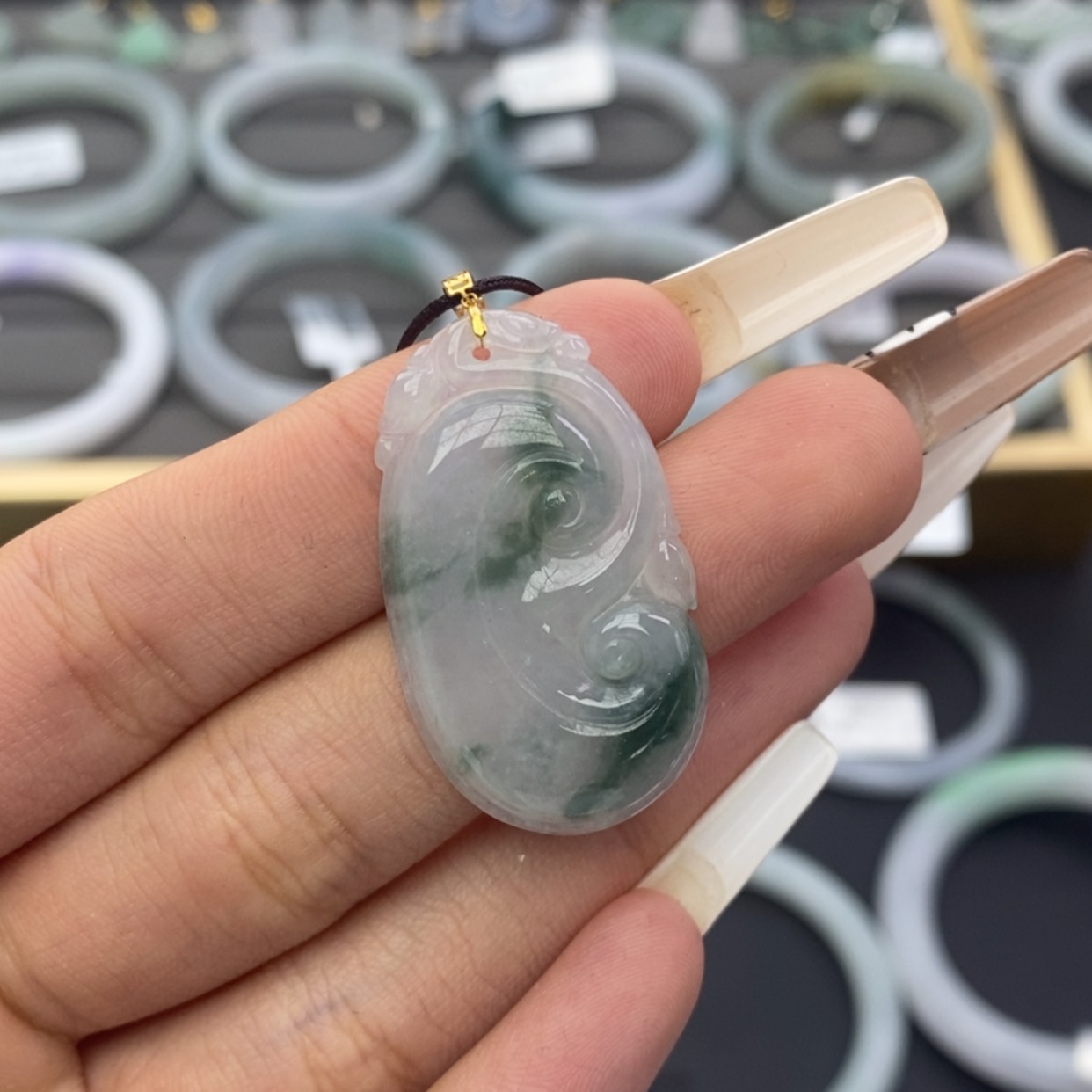 【闪购商品】颈饰18K金镶嵌翡翠