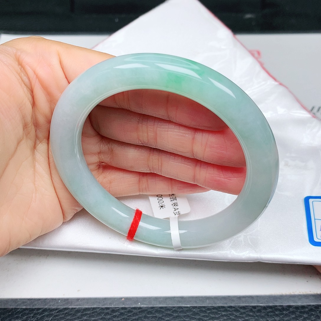 未镶嵌手镯（圆镯）翡翠果绿6