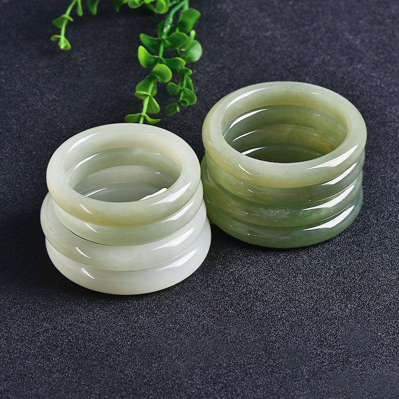 可玉可求正宗和田玉手镯女士青白玉手镯多样性发货 拍一发一C3931