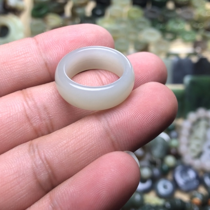 ****幕和田玉未镶嵌颈饰