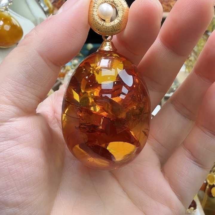 琥珀未镶嵌珠宝奇石