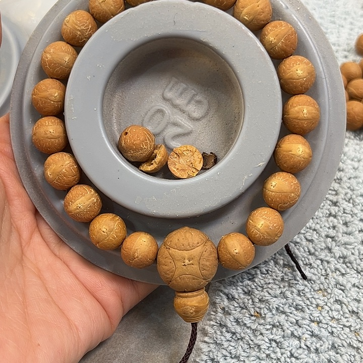 凤眼菩提手串E****q11凤眼，9@01011