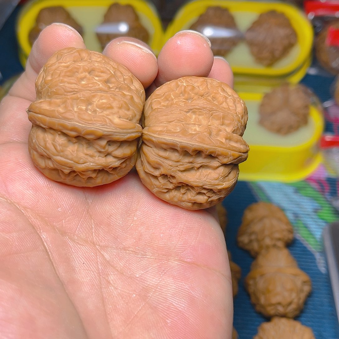 文玩核桃吊坠元宝