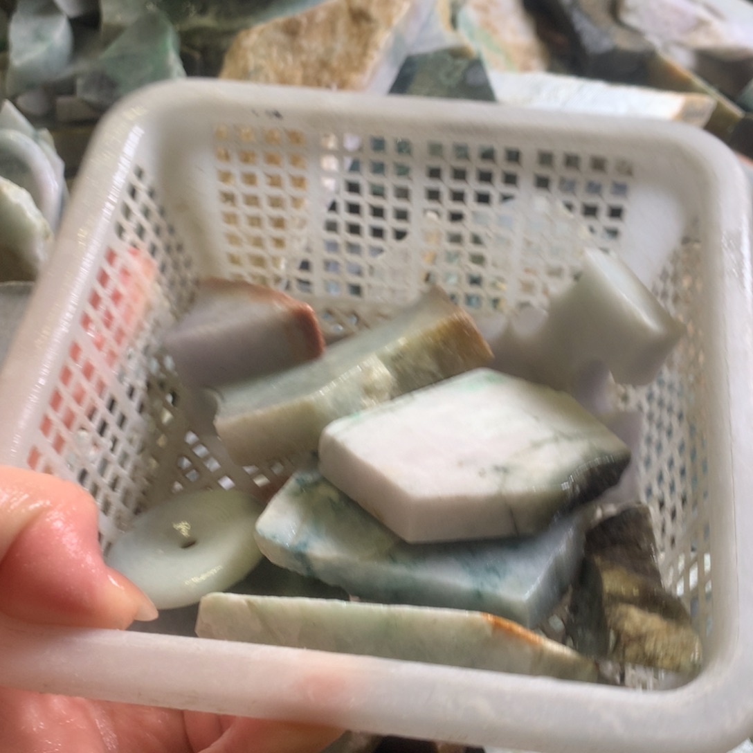 翡翠颈饰未镶嵌缅甸翡翠