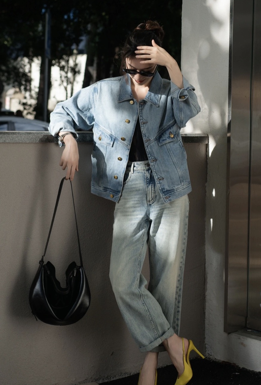 95新 Celine/思琳  yy1346 棉 23ss水洗凯旋门金扣牛仔衣 s码