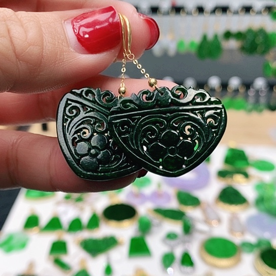 翡翠耳饰18K金镶嵌耳饰