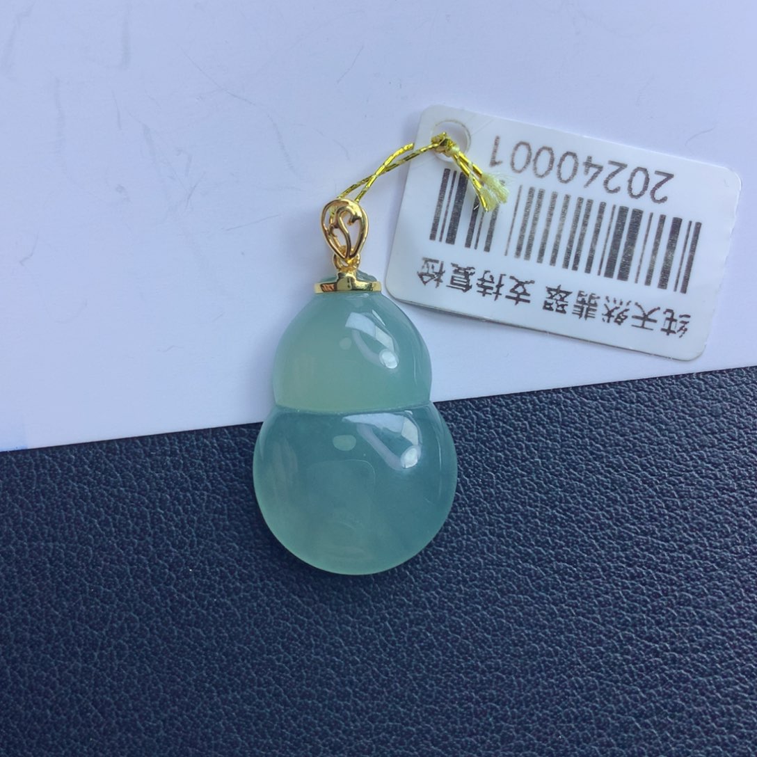 翡翠颈饰未镶嵌葫芦