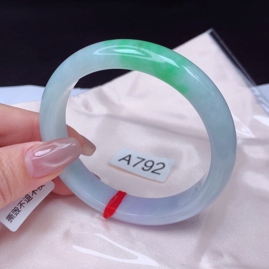 翡翠手镯未镶嵌手镯59