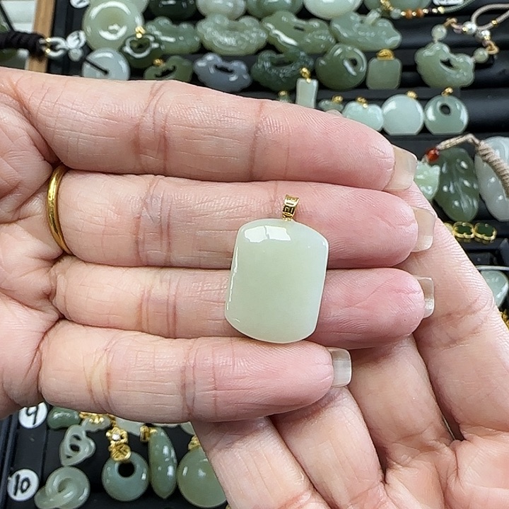 和田玉18K金镶嵌吊坠(不含链)