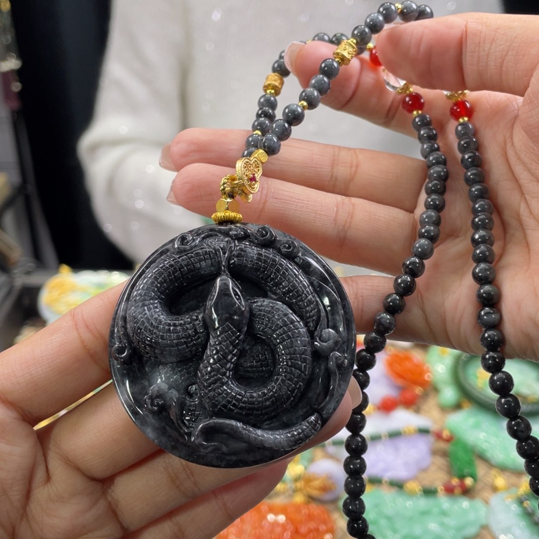 翡翠颈饰未镶嵌代编织