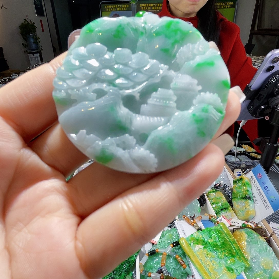 颈饰未镶嵌翡翠一