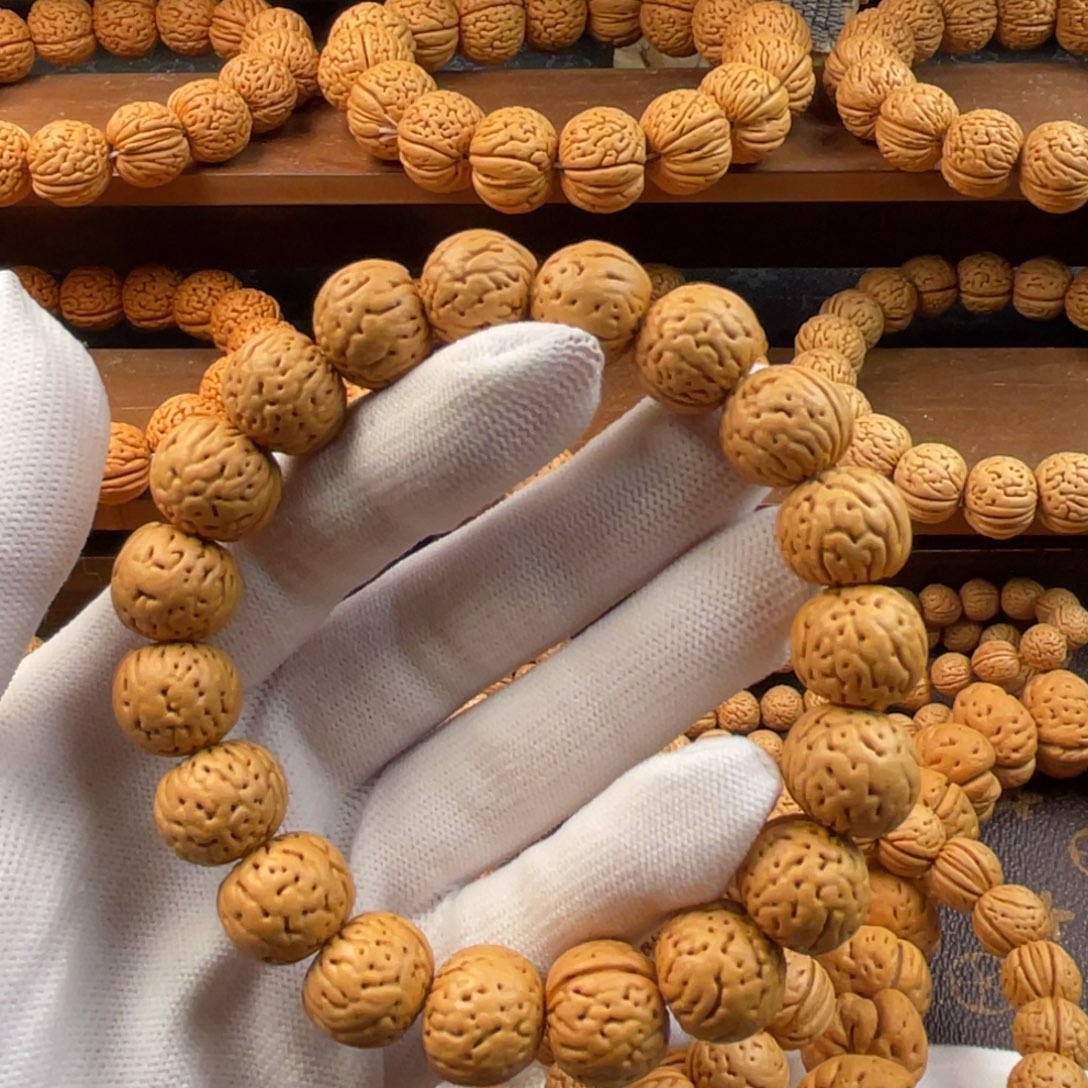 东***南桃核吊坠大金丹精品