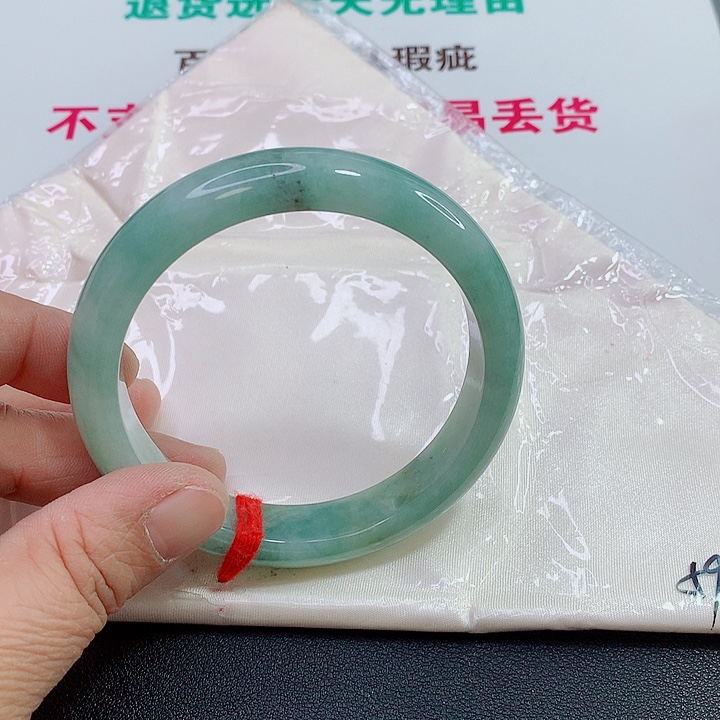 未镶嵌手镯翡翠手镯