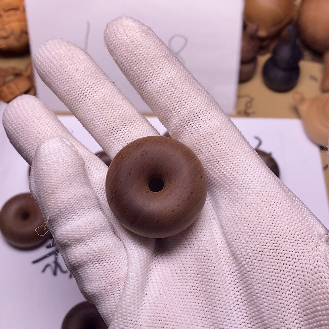 檀香木吊坠小平安扣 瑕