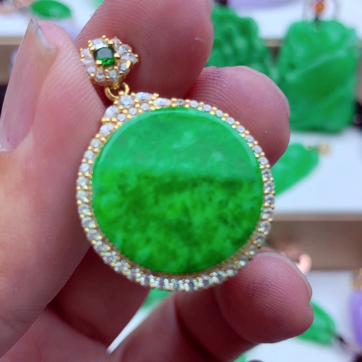 翡翠未镶嵌吊坠(不含链)