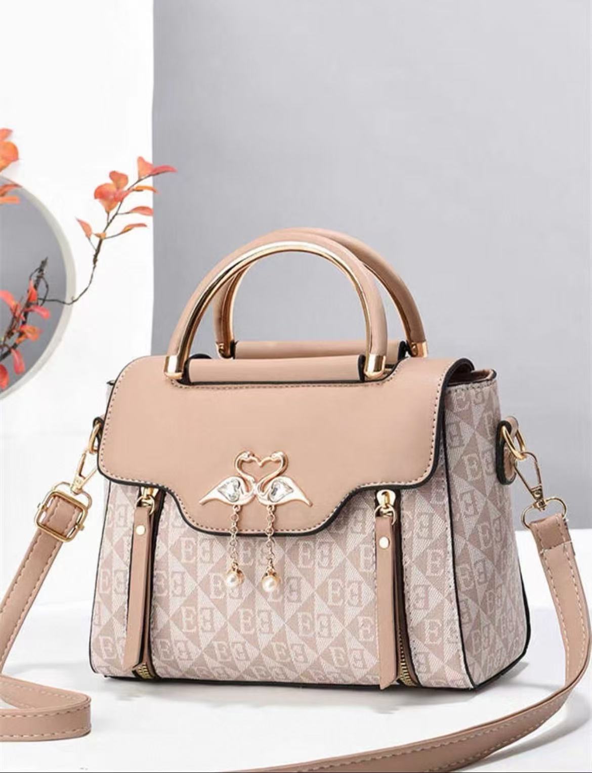 斜挎包法式防盗轻奢单肩包杏色1