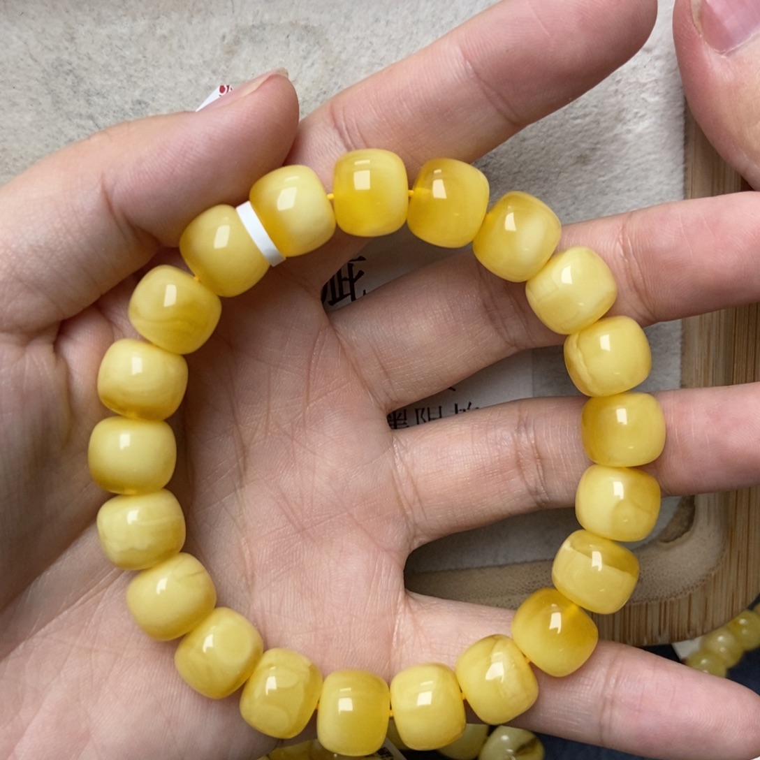 蜜蜡未镶嵌珠宝奇石71