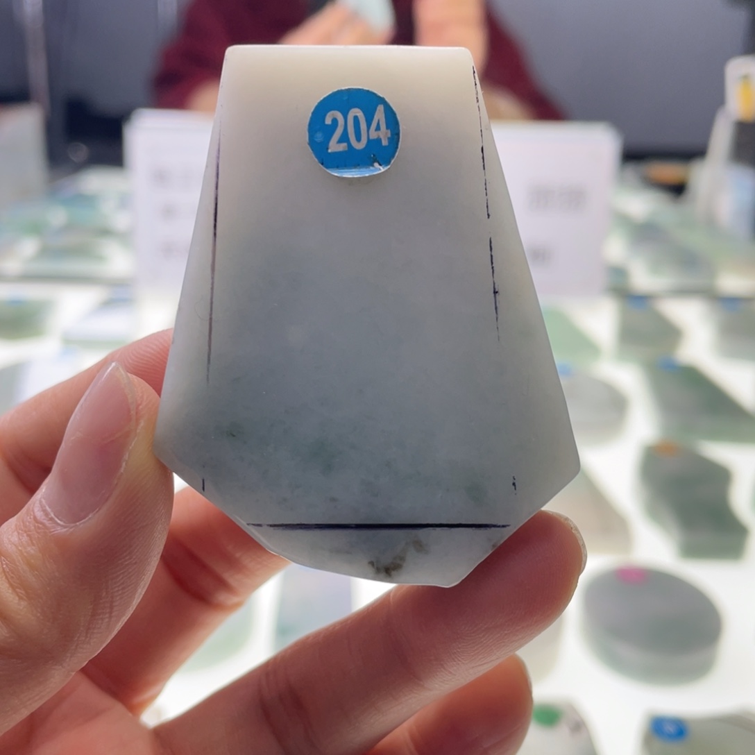 定制翡翠未镶嵌挂件