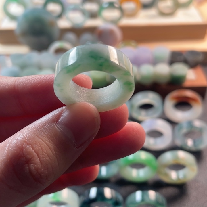 定制翡翠未镶嵌K***T戒指