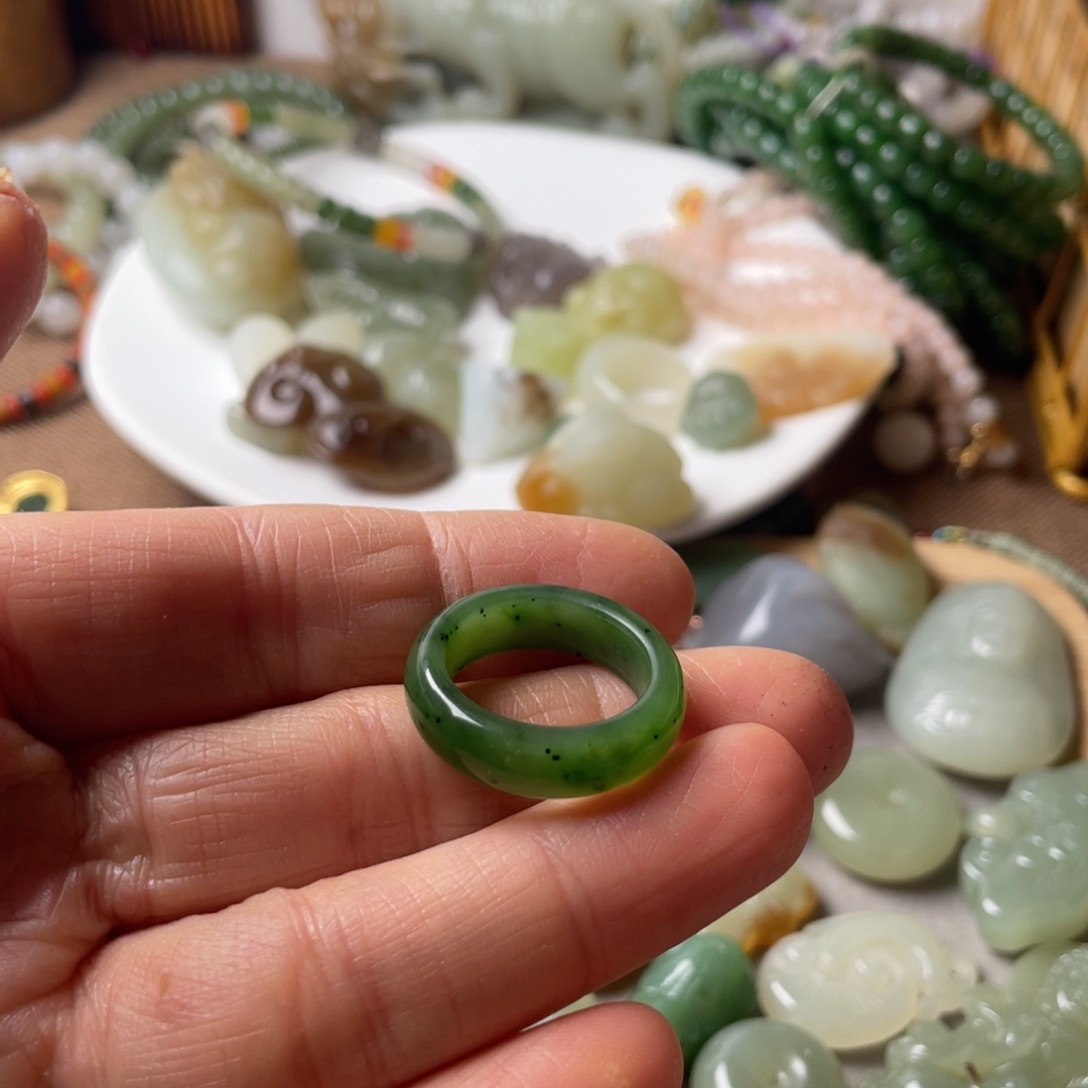 和田玉未镶嵌戒指