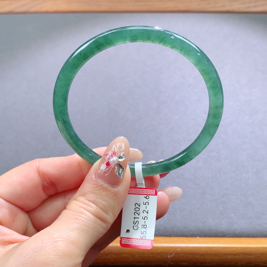 翡翠手镯未镶嵌天然翡翠手镯叮当镯