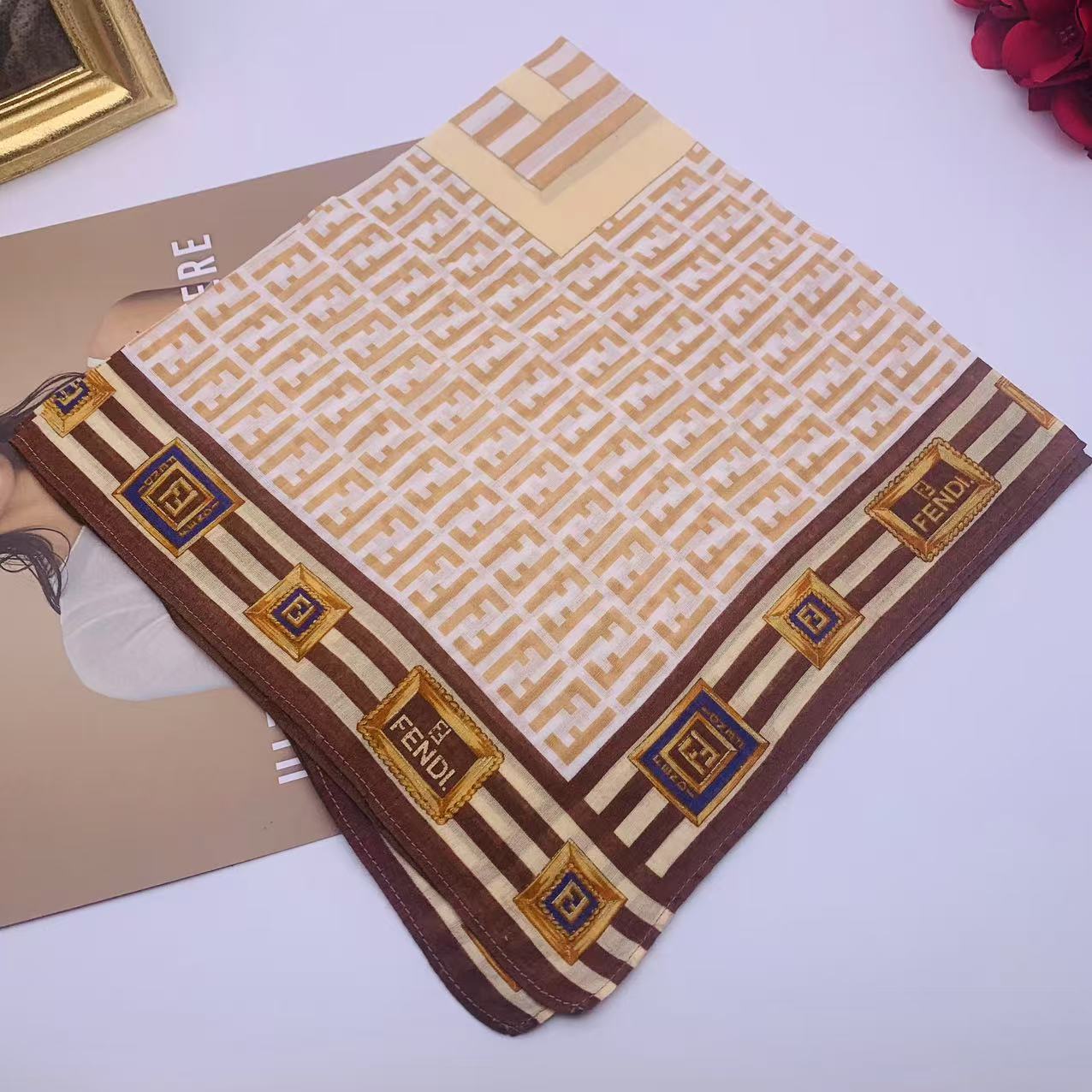 99新 FENDI/芬迪  海囤/芬迪/丝巾/yy04991