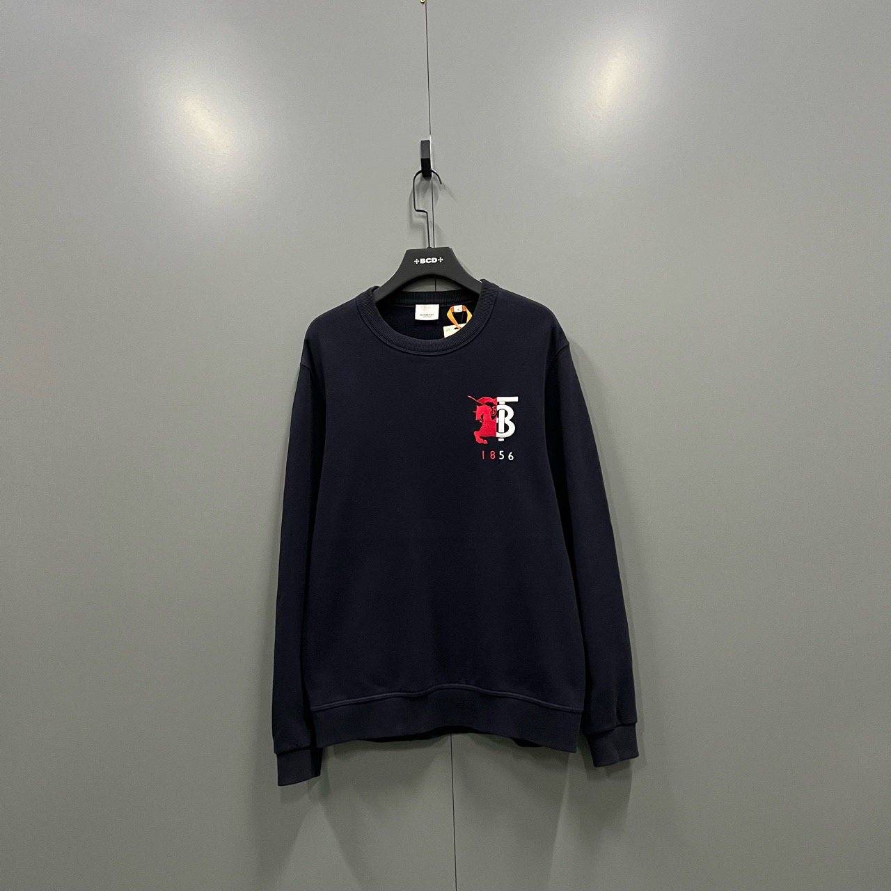 95新 BURBERRY/博柏利 （ll）巴宝莉 黑色TB骑士刺绣卫衣 M码