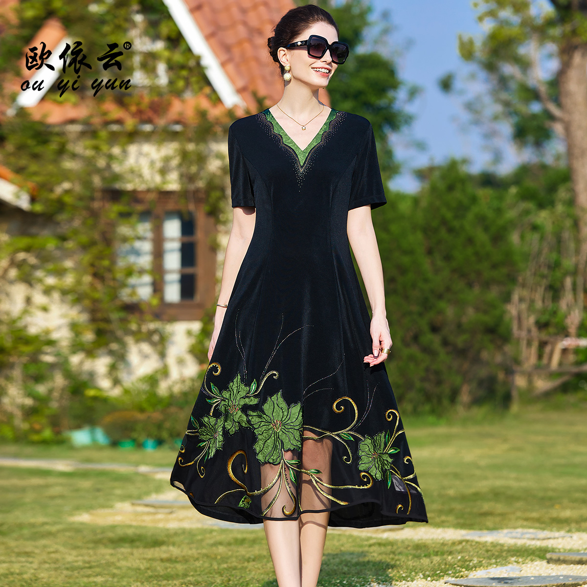 50887欧依云中年妈妈修身大码连衣裙夏装2025新款洋气大摆长裙