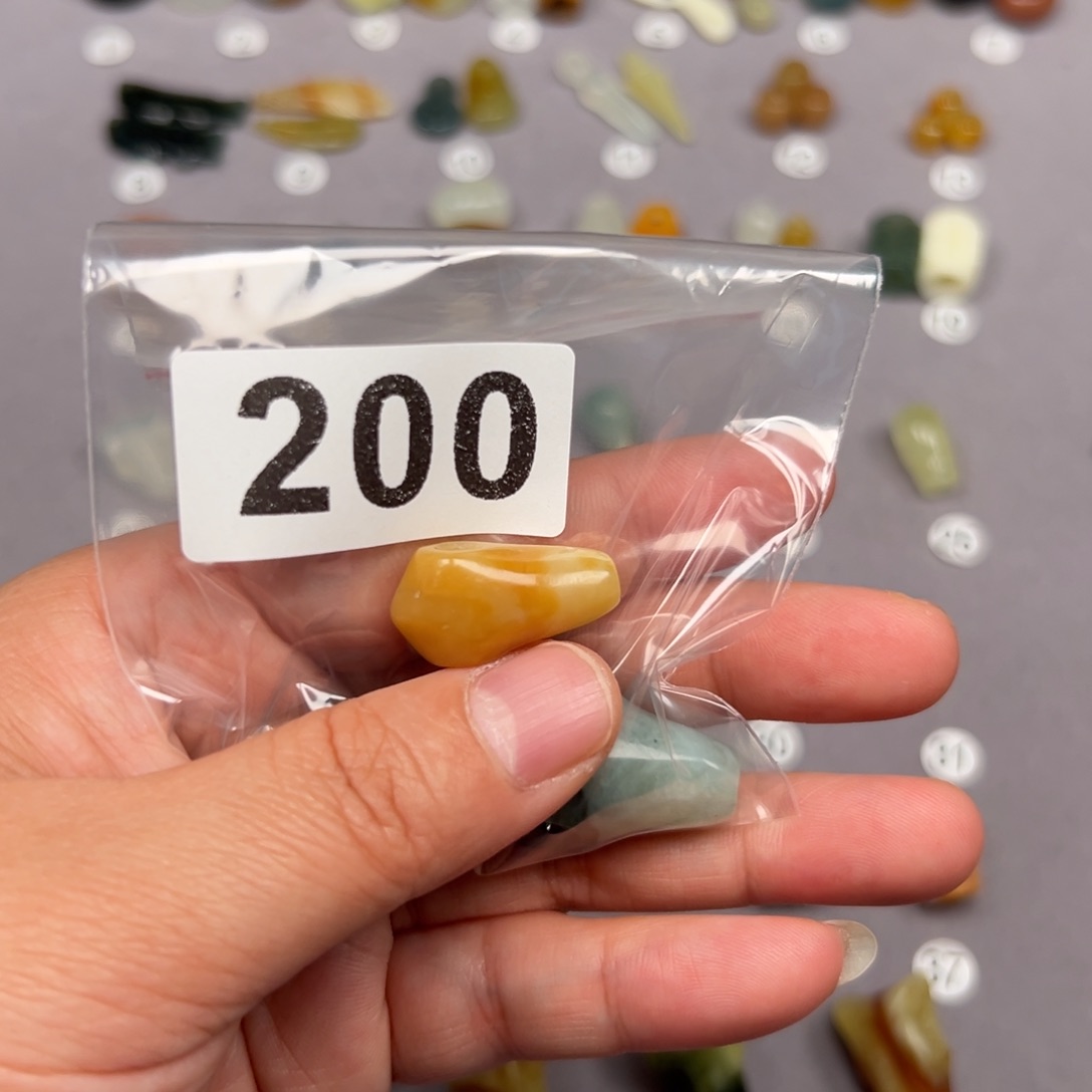 未镶嵌蛇纹石玉颈饰用****3