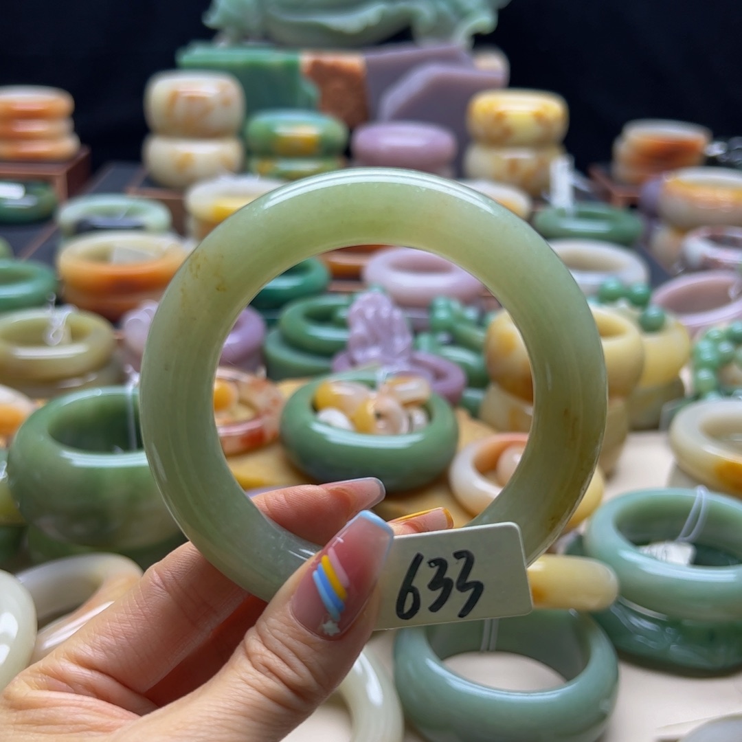 石英质玉未镶嵌手镯