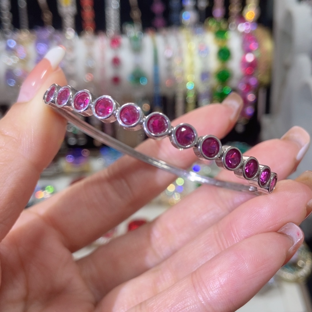 66锆石（处理）手镯