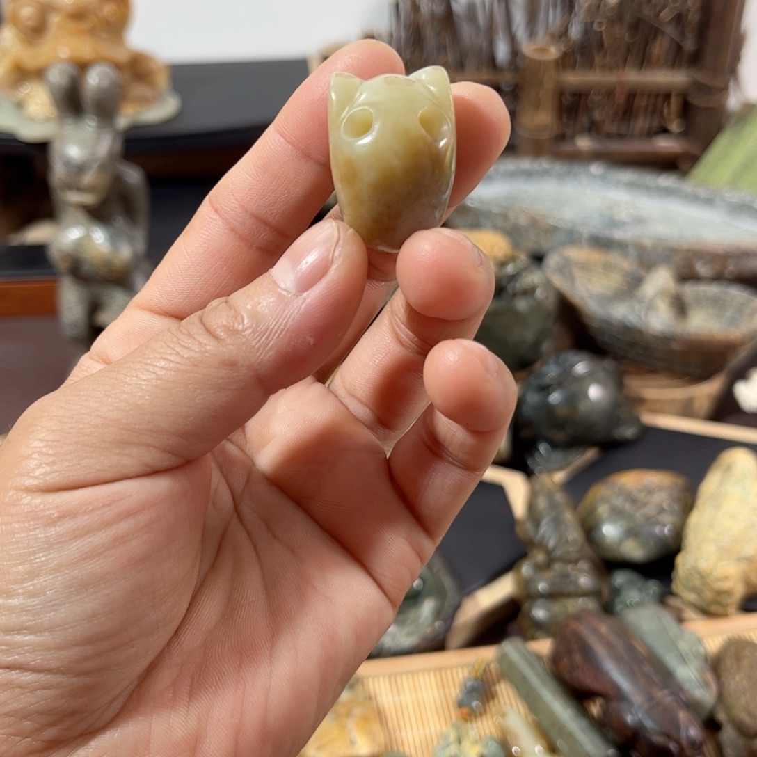 腰****未镶嵌岫岩老玉（透闪石质玉）挂件
